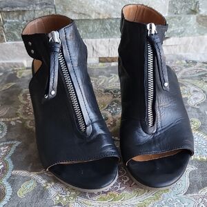 Miz Mooz Black Leather Sling Back
